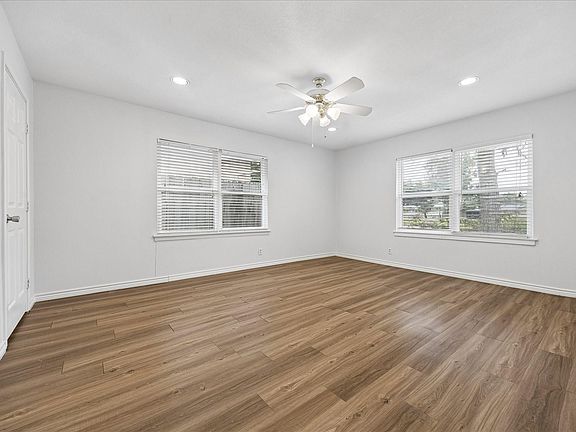 4th image of 4702 Holly St
