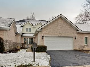1138 Pine Oaks Cir, Lake Forest, IL 60045
