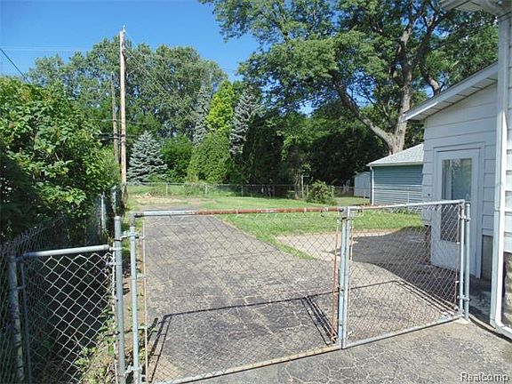 2nd image of 27803 Park Ct