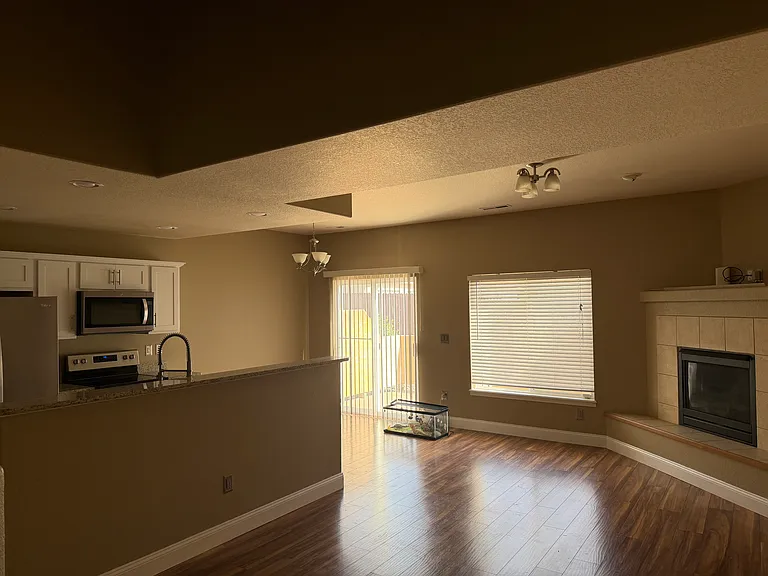 1050 Cheyenne Villas Point — Photo 10