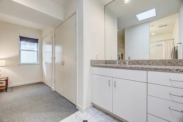 4122 Travis St #2 — Photo 10