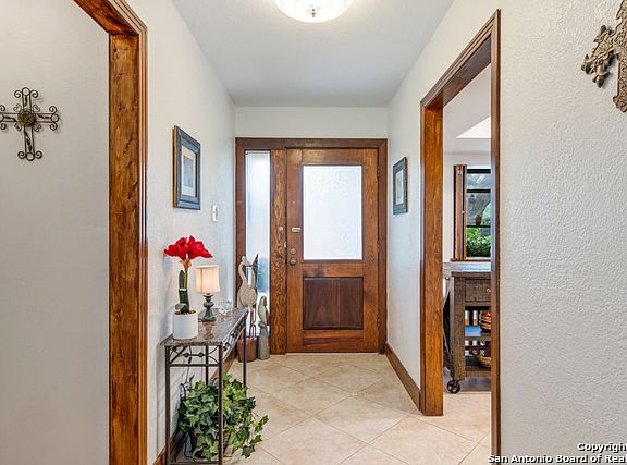 3rd image of 16318 Avenida Del Luna