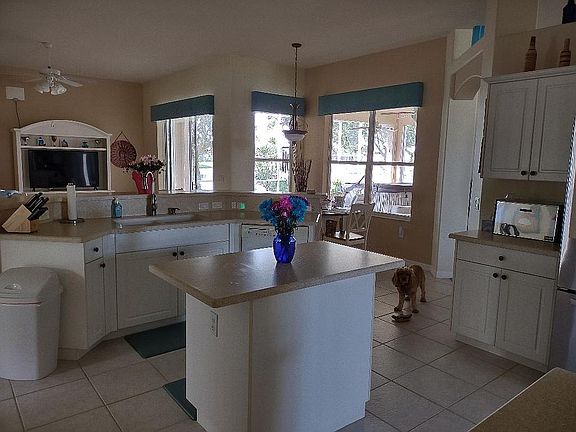 4th image of 1727 Grand Isle Blvd