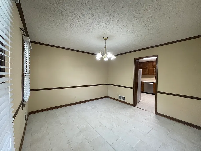102 McEthel Dr — Photo 3