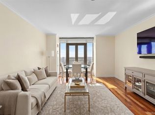 10 City Place #PH2C, White Plains, NY