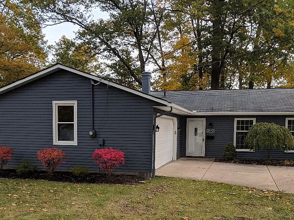 2nd image of 8972 Woodridge Ln