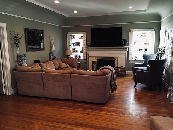 2nd image of 1321 42nd St