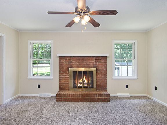 3rd image of 357 Whitethorn Dr