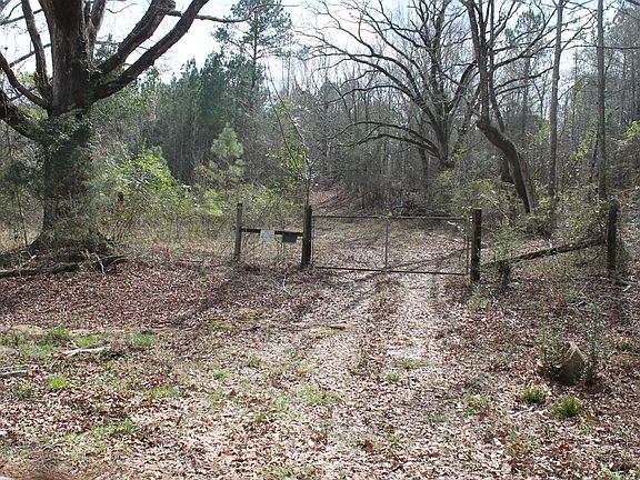 3rd image of 651 Lee Rd