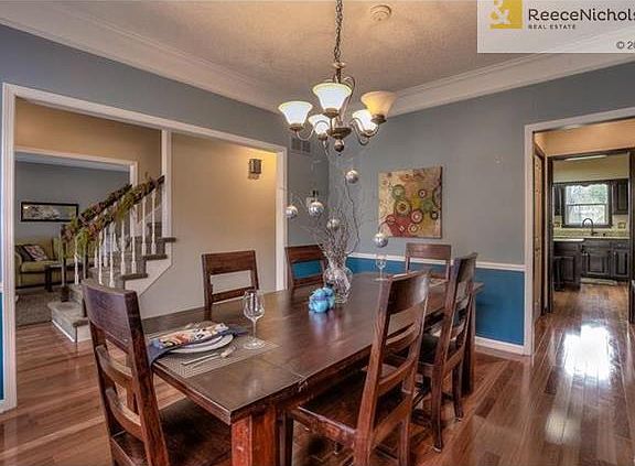 4th image of 305 NE Brockton Dr