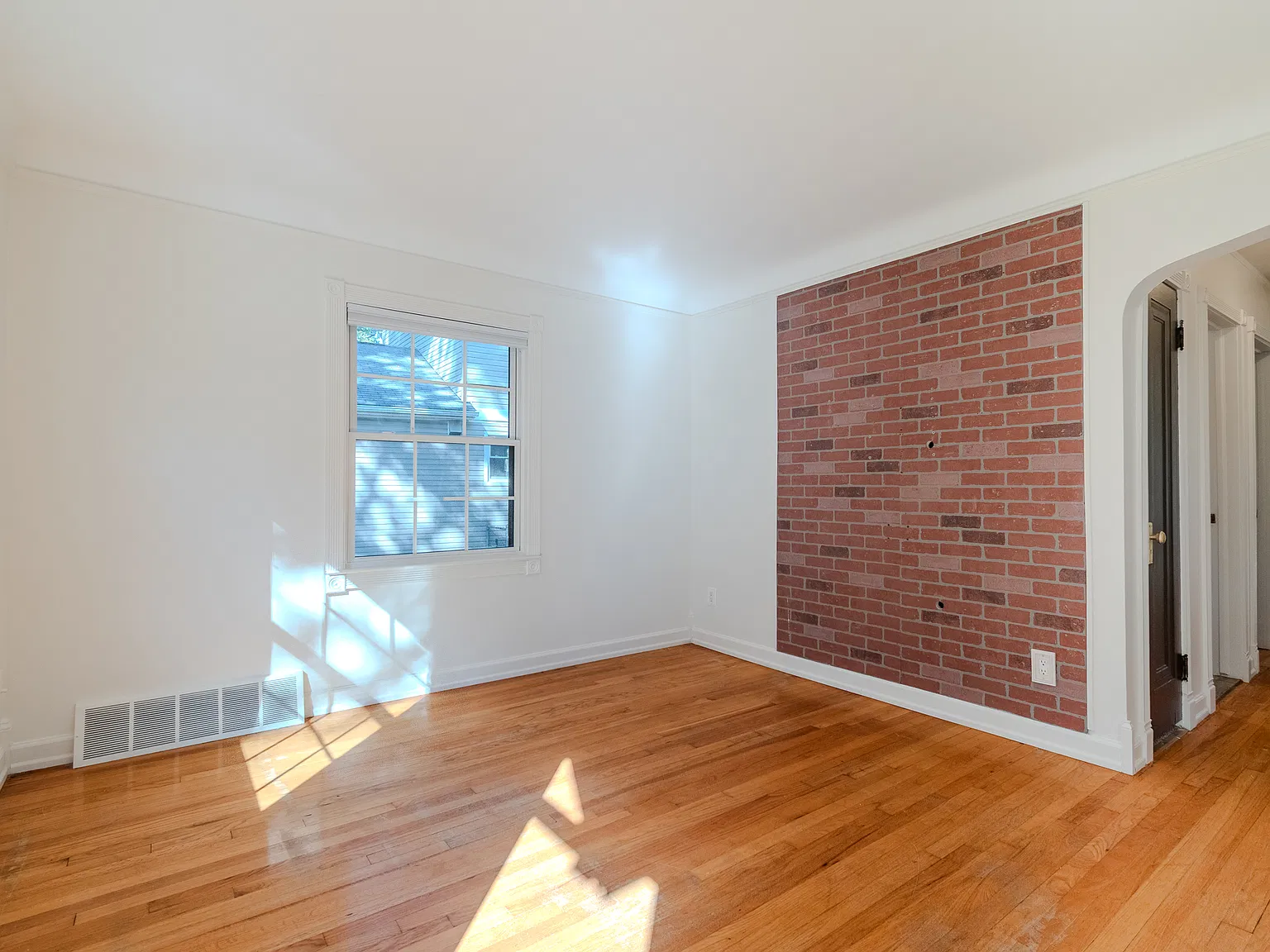 3 bed, 1720 sqft, $2,200 — Photo 4