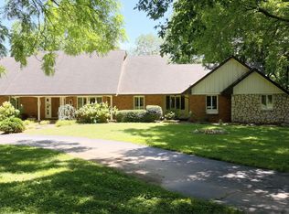 3904 E Ridgewood Dr, Springfield, MO 65809