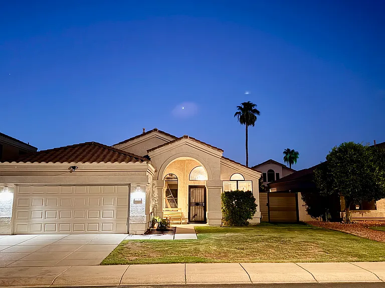4040 W Tonopah Dr — Photo 2