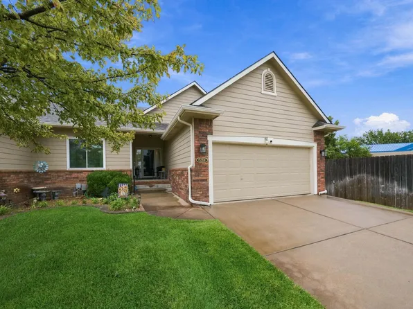 2264 N Lakeway Cir, Wichita, KS 67205