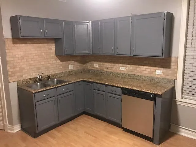 1626 N Rockwell St #2 — Photo 5