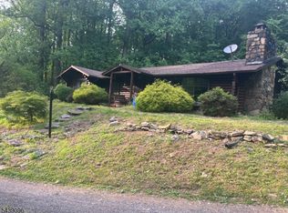 7 Derry Run Ln, Lebanon Twp., NJ 08826