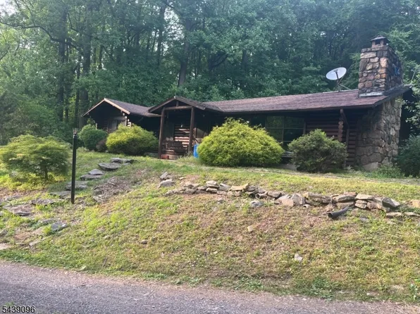 7 Derry Run Ln, Lebanon Twp., NJ 08826
