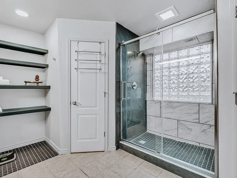 221 Cedar Ridge Dr — Photo 11