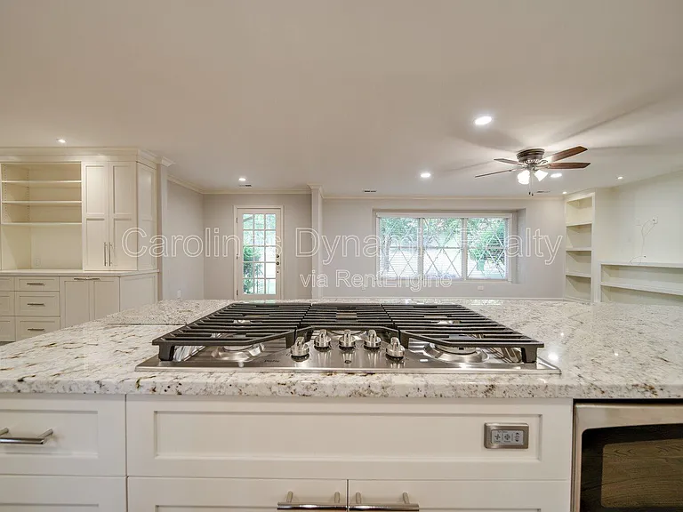 6700 Castlegate Dr — Photo 13
