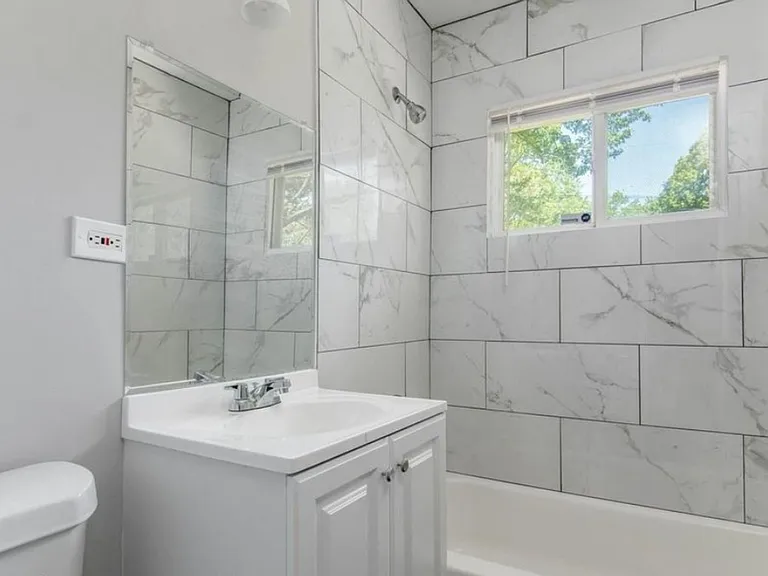 11427 Richmond Ave — Photo 10