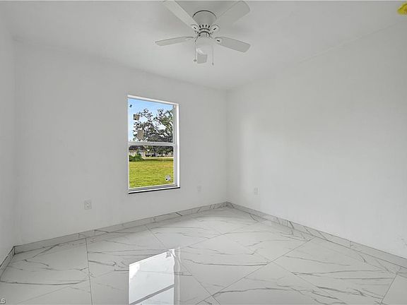 4th image of 3949 Desoto AVE