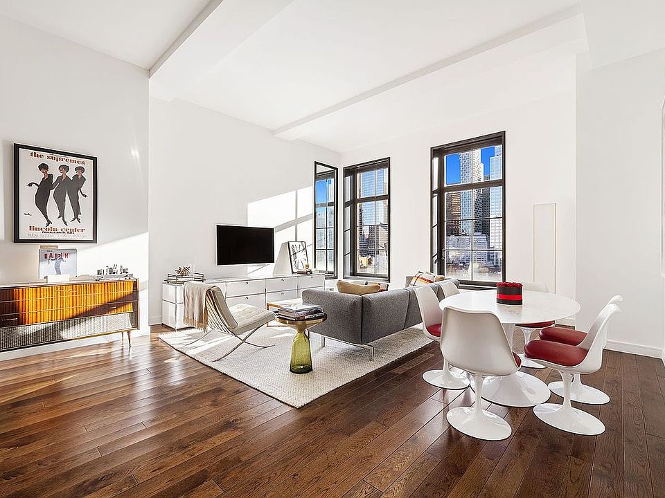1st image of 425 W 50th St APT 10E