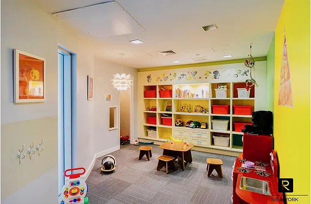 Sold by R New York | media 21