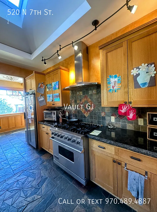 Gorgeous 4 Bed Historic Home In Downtown Gj - Partially Furnished (Can Be Removed) — Photo 3