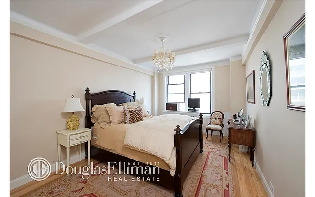 Sold by Douglas Elliman | media 26