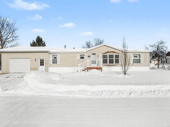 3567 Hollyfield Dr, Cedar Springs, MI 49319