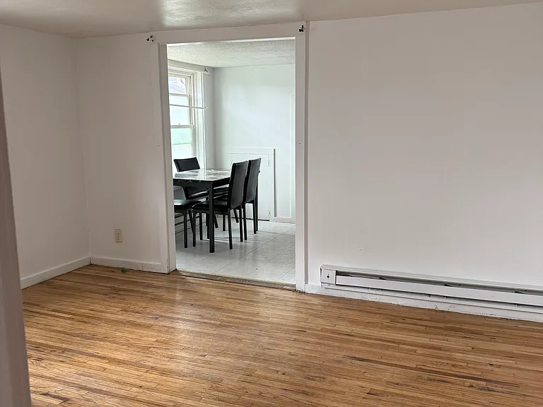 1705 Liggett Ave — Photo 6