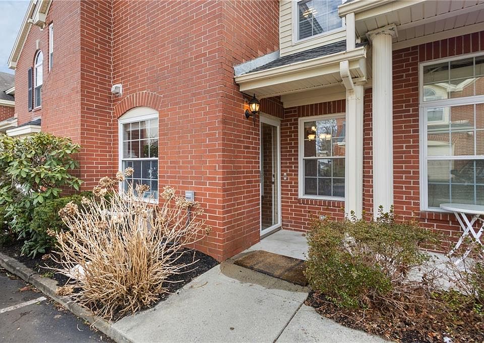 1st image of 626 Smithfield Rd APT 906