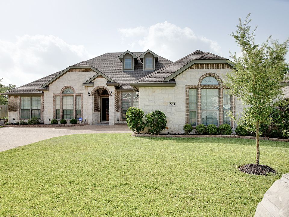 1st image of 2453 Newark Cir