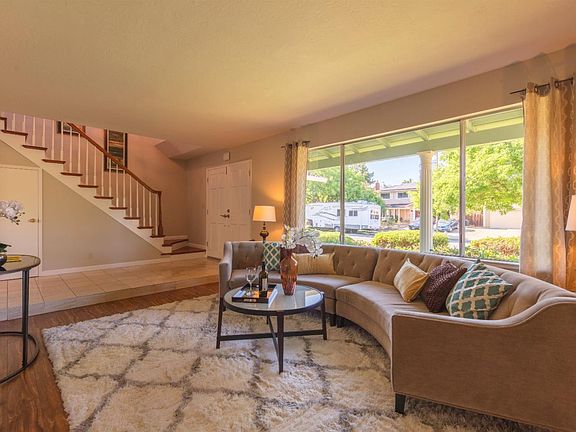 3rd image of 1414 Kinsport Ln