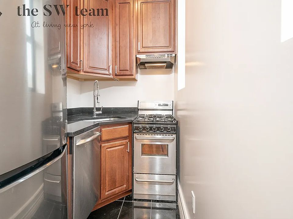 2nd image of 53 W 105th St APT 1A