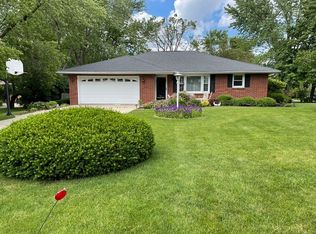 7 Szarek Dr, Bloomington, IL 61701