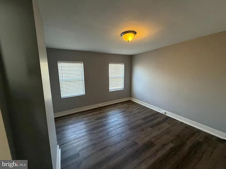 134 W Airy St — Photo 8