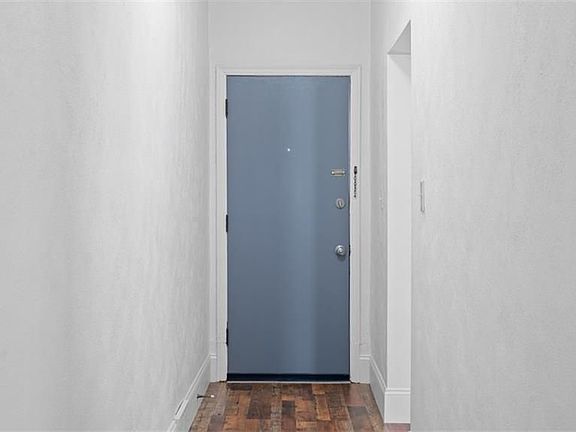 4th image of 210 19th St