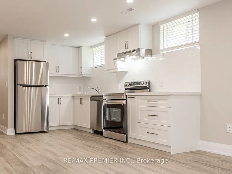 569 Roding St #BASEMENT — Photo 8