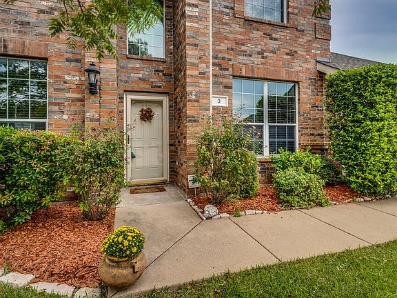 2nd image of 3 Blue Meadow Ct