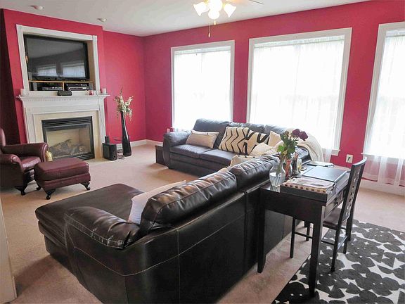 3rd image of 11313 Katerina Dr N