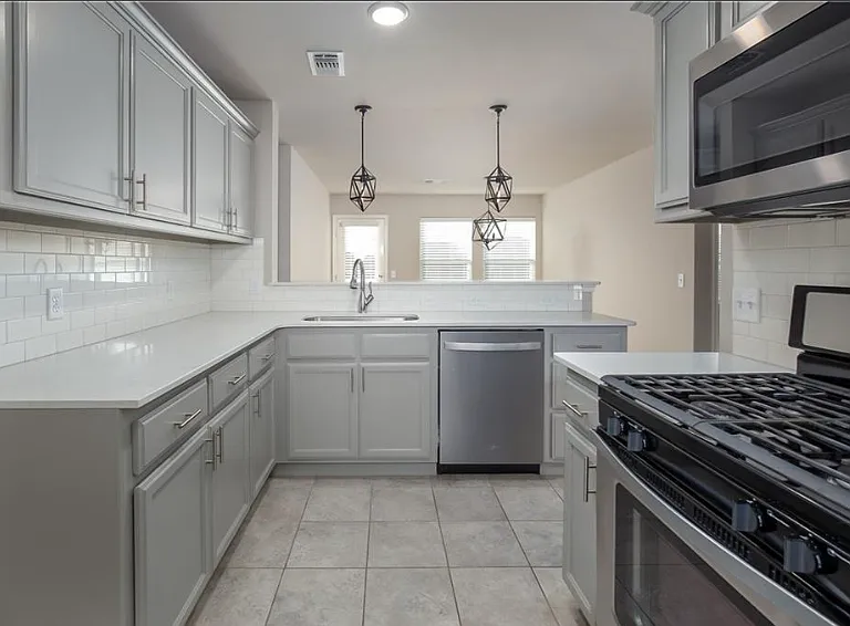 1128 SW 151st St — Photo 5