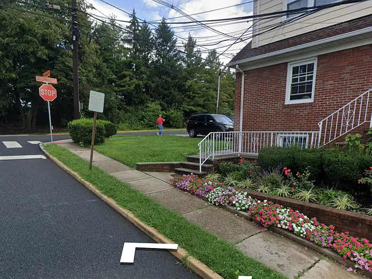 395 Coolidge Ave — Photo 16
