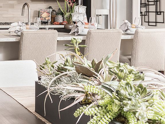 Dining Detail