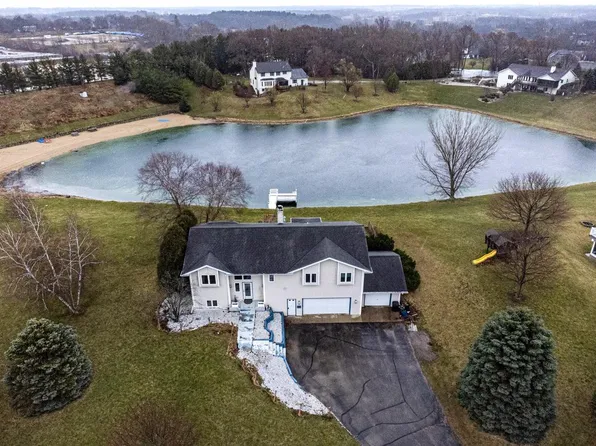W5059 Clearwater LANE, Elkhorn, WI 53121