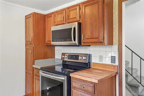 4th image of 284 S Lafayette St #8