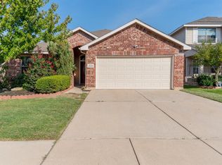 6040 Bronze River Rd, Fort Worth, TX 76179
