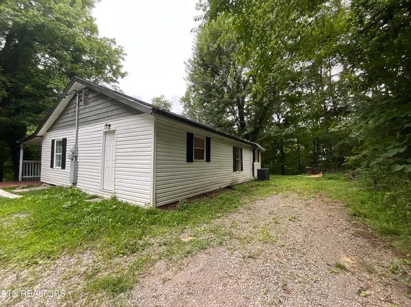 3900 Roberts Rd, Corryton, TN 37721
