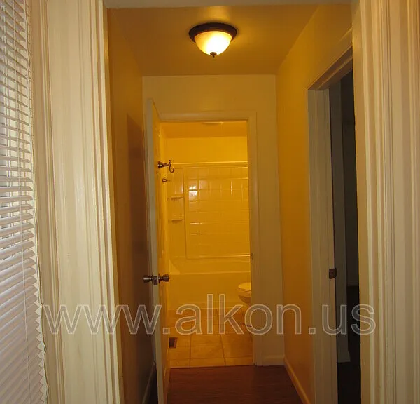 4315 Bristol St — Photo 19