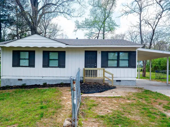 906 Edgehill Dr, Benton, AR 72015